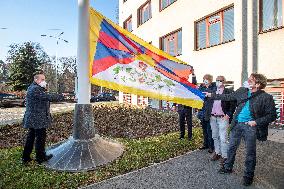 Hradec Kralove City Hall raises Tibetan  flag