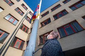 Hradec Kralove City Hall raises Tibetan  flag