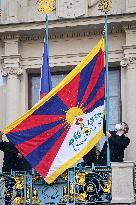 Prague City Hall raises Tibetan  flag