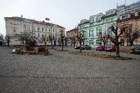 Komensky Square, Dobris