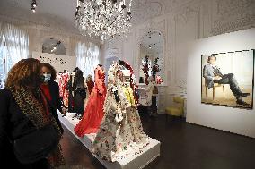 Auction of works left by late fashion designer Takada