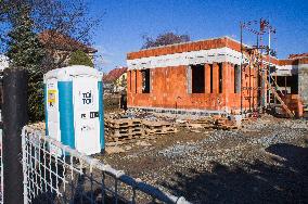 construction site, family house, building, insulation, WC, TOI TOI portable toilet