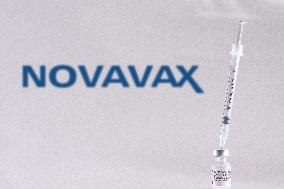 Vaccine,  Novavax, syringe.