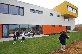 Open Gate elite primary school for exceptionally gifted children