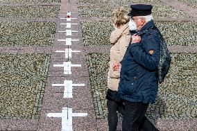 Masarykovo Square, Decin, memorial, little white cross, victims, coronavirus, covid-19