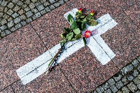 Masarykovo Square, Decin, memorial, little white cross, victims, coronavirus, covid-19