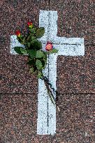 Masarykovo Square, Decin, memorial, little white cross, victims, coronavirus, covid-19