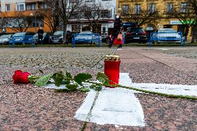 Masarykovo Square, Decin, memorial, little white cross, victims, coronavirus, covid-19