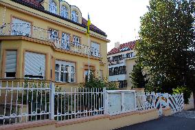Embassy of Ukraine in Prague, Consular Section