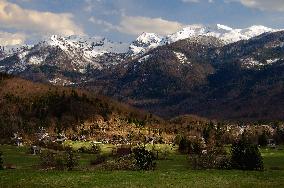 mountain village, Stara Fuzina, mountains, spring, snow