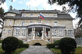 Consulate General of the Russian Federation in Brno, flag