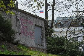 Embassy of the Russian Federation in Prague, inscription PUTIN HO HOME!