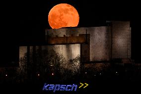 supermoon, super full moon, logo kapsch