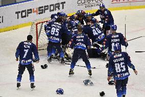 players of Rytiri Kladno Team (Knights of Kladno), winner, return to Extra League