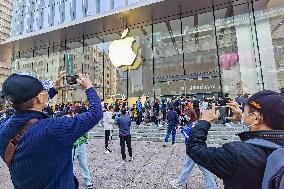 Apple Huawei Phone On Sale