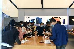 Apple IPhone 12 On Sale