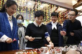 Deng Yaping Participated In Public Welfare Activities