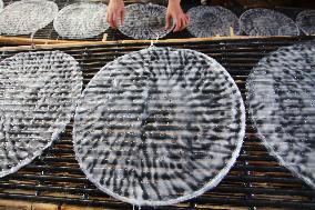 Hand-made Powdered Skin Production
