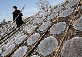 Hand-made Powdered Skin Production