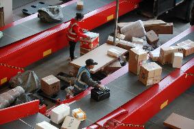 China's Double 11 E-commerce Festival Logistics Peak