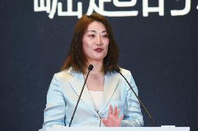 Fuli Zong At The Annual Meeting of Zhejiang Businessmen in 2020