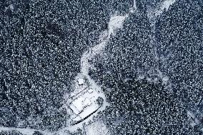 Heavy Snow Hits Chongqing