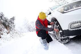 Heavy Snow Hits Chongqing