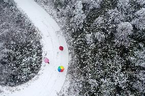 Heavy Snow Hits Chongqing