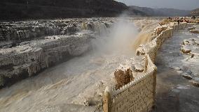 Ice Waterfall Jade Pot Landscape