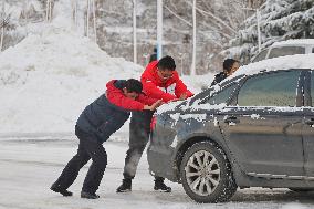 Heavy Snow Hits Yantai