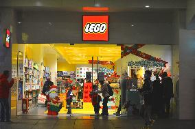 Lego store on Christmas Eve in Beijing