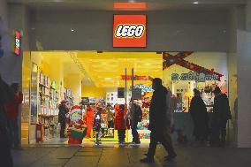 Lego store on Christmas Eve in Beijing