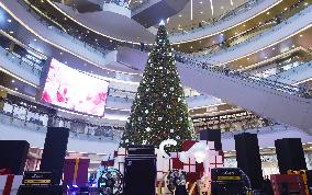 Christmas Atmosphere In Hangzhou