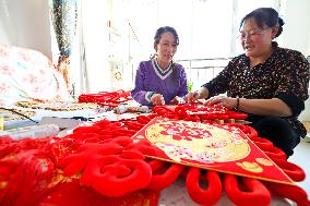 Chinese Knots Production