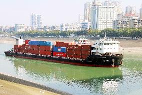 The Yangtze River Transportation