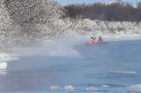 Unfreezing River Experience Rafting