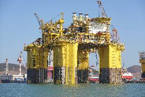 The World's First 100,000-ton Deepwater Semi-submersible Product