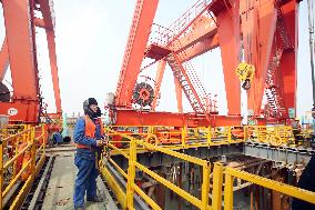 Changtai Yangtze River Bridge Construction