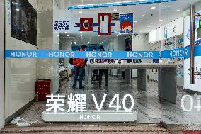 Honor model V40