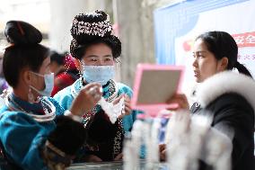 Traditional Costumes Welcome The Spring Festival