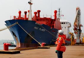 Qingdao Port Cargo Throughput Increased