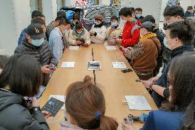 Huawei Mate X2 On Sale