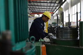 China Total Economic Output Exceeded 100 Trillion Yuan