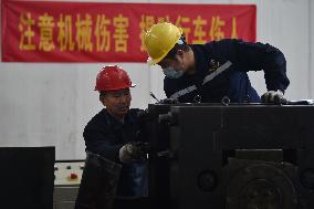 China Total Economic Output Exceeded 100 Trillion Yuan