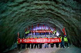 G213 Dongshan Tunnel Completed