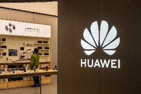 Huawei Smart Electric Vehicles