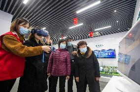 Residents Learn About Energy Conservation And Emission Reduction