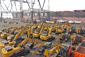 China Trucks Exports To Guinea