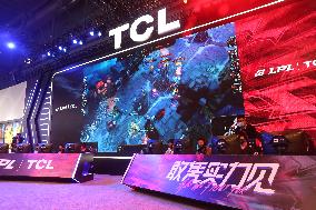 LPL hero League Appears on TCL E-sports Stage