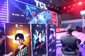 LPL hero League Appears on TCL E-sports Stage